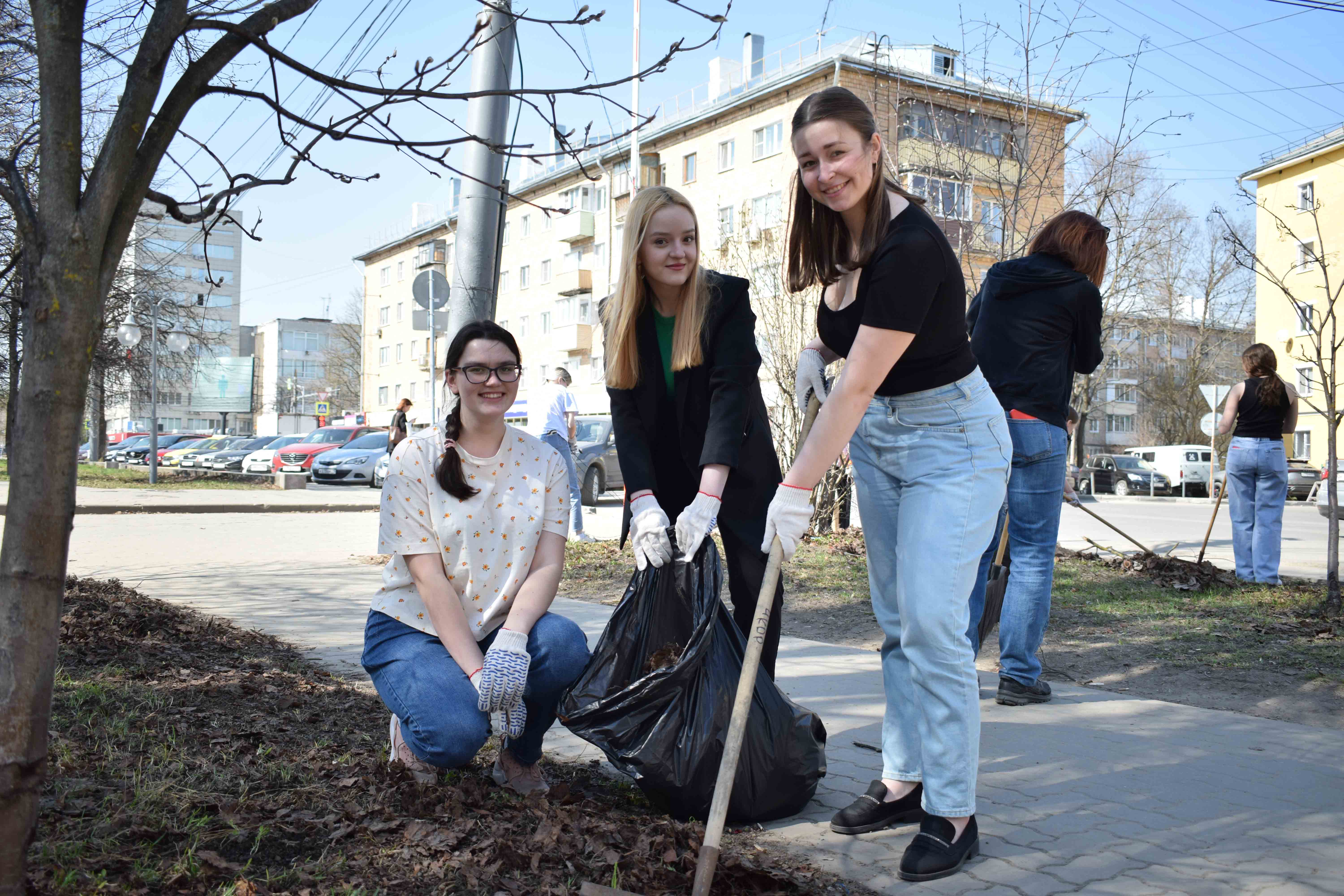 В Университете Льва Толстого состоялся масштабный весенний субботник