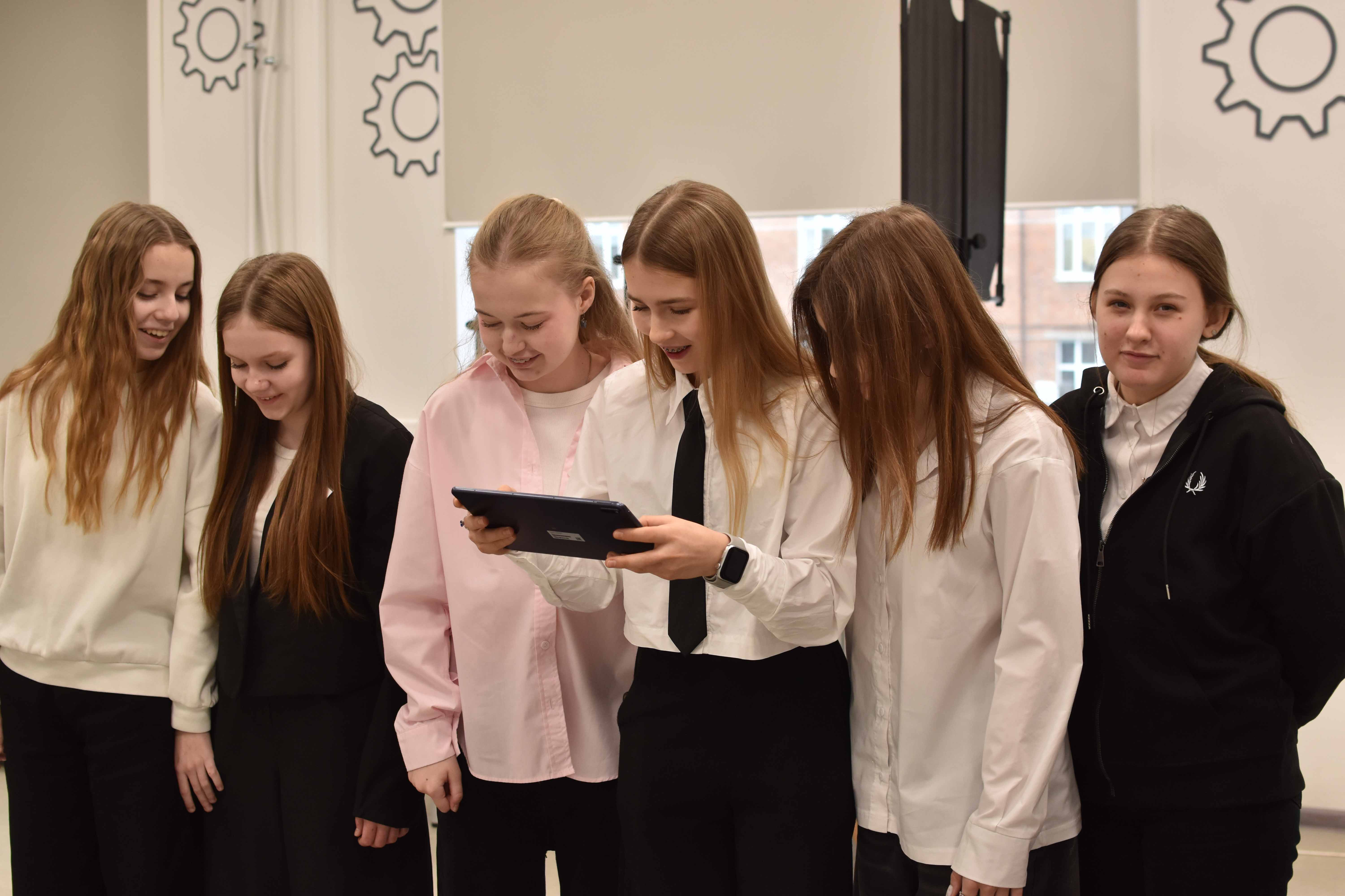 Технопарк Университета Льва Толстого посетили учащиеся Центра поддержки одаренных детей «Созвездие»