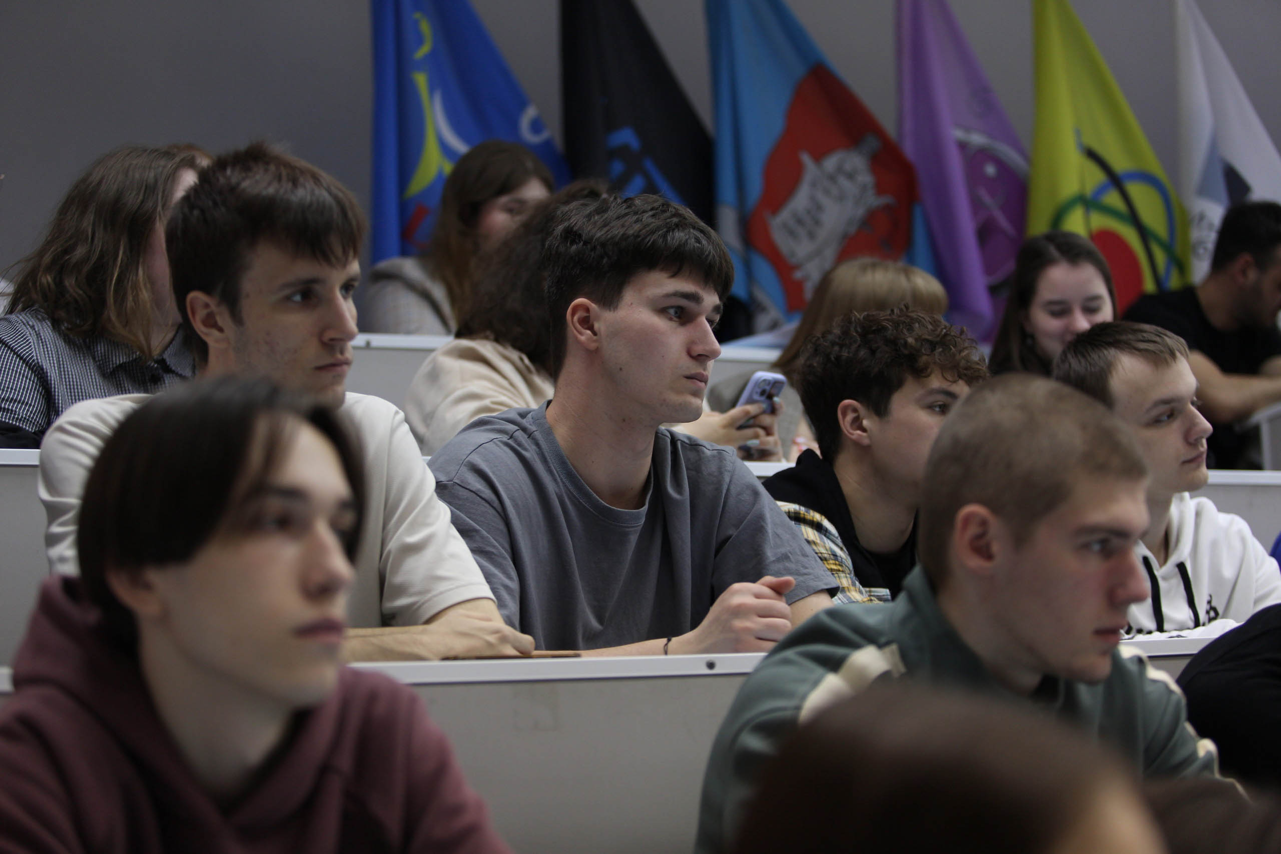 Конференция собирает друзей Конференция собирает друзей