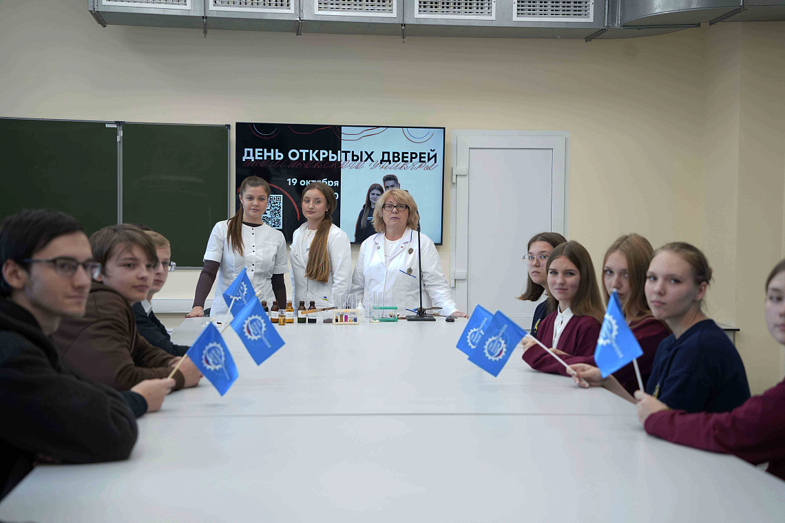 Продолжаем развивать предпрофессиональные классы в школах области